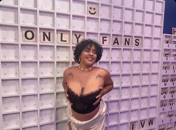 Naomi, 23  female escort, Corpus Christi