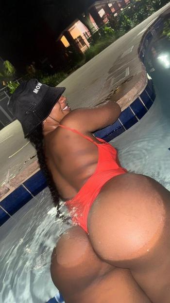 Mia, 23  female escort, Corpus Christi